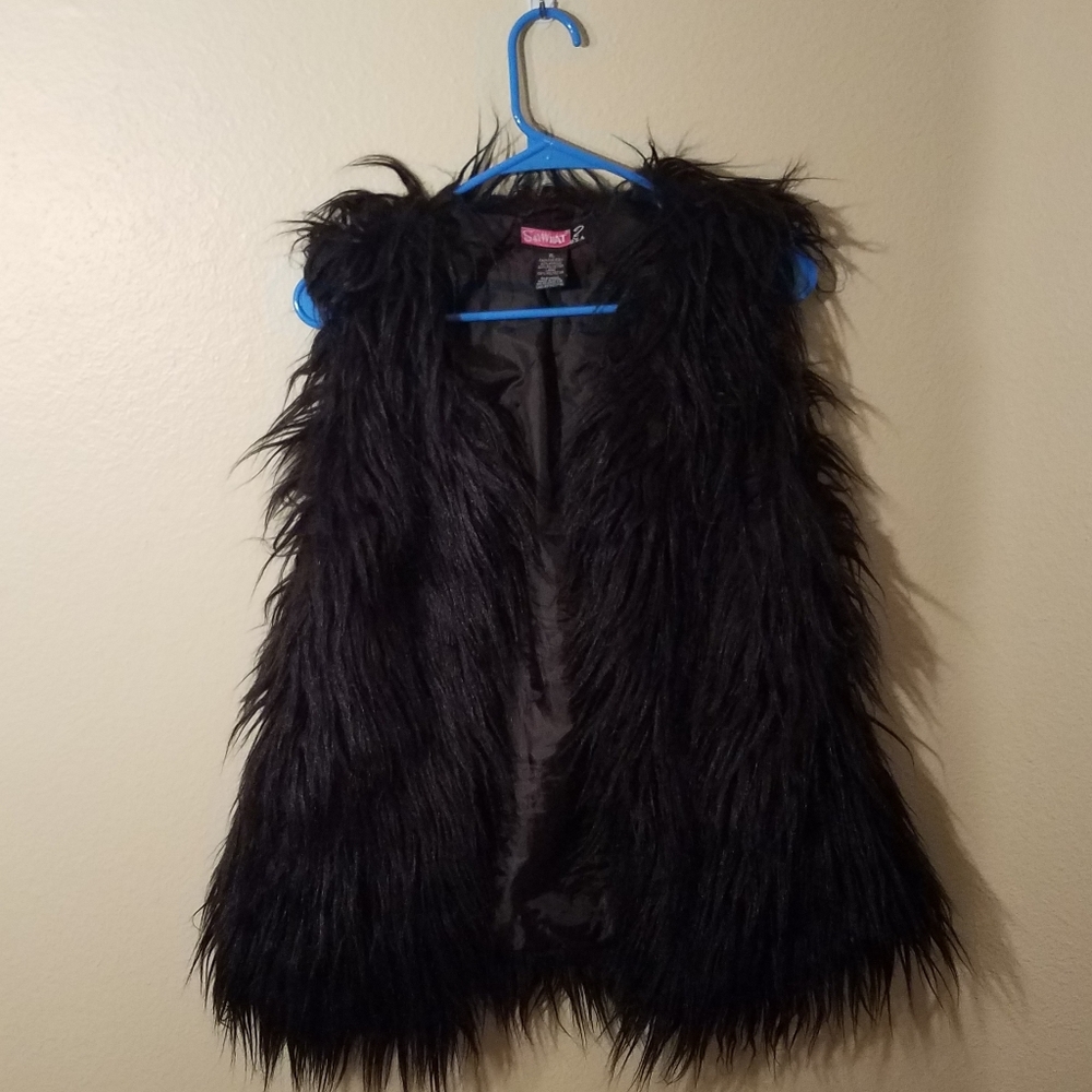 XL Fluffy Black Vest